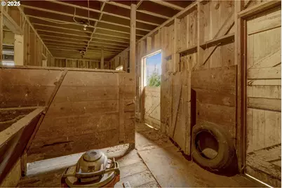 32253 Deberry Rd, Creswell, OR 97426 - Photo 31