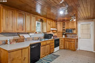 32253 Deberry Rd, Creswell, OR 97426 - Photo 9