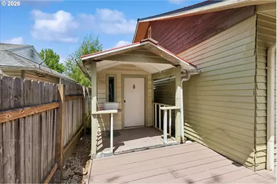 600 NE 22nd St, Gresham, OR 97030 - Photo 27