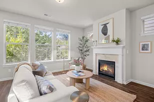9259 SW Chopin Ln, Portland, OR 97225 - Photo 5