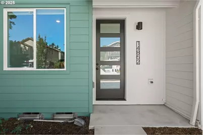 14852 NE Couch St #9, Portland, OR 97230 - Photo 1