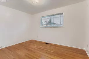 10832 SE Stephens St, Portland, OR 97216 - Photo 13