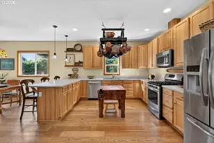 1663 5th St, Hood River, OR 97031 - Photo 13