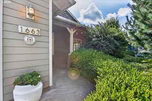 1663 5th St, Hood River, OR 97031 - Photo 3
