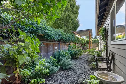 1663 5th St, Hood River, OR 97031 - Photo 41