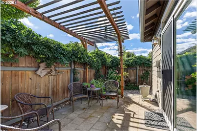 1663 5th St, Hood River, OR 97031 - Photo 37