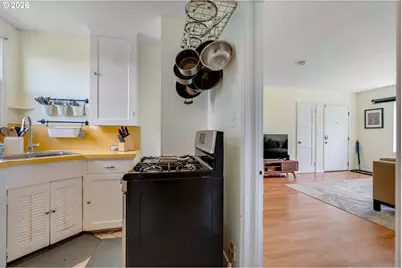 3556 NE 112th Ave, Portland, OR 97220 - Photo 9