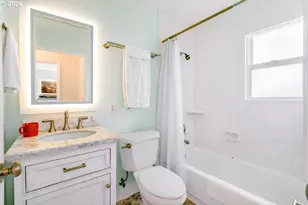 3556 NE 112th Ave, Portland, OR 97220 - Photo 11