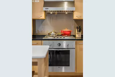 1001 NW Lovejoy St #505, Portland, OR 97209 - Photo 17
