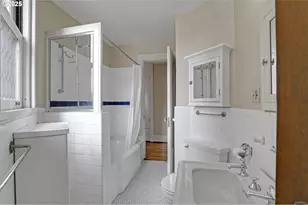 2141 NW Davis St, Portland, OR 97210 - Photo 27