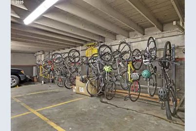 2141 NW Davis St #302, Portland, OR 97210 - Photo 41