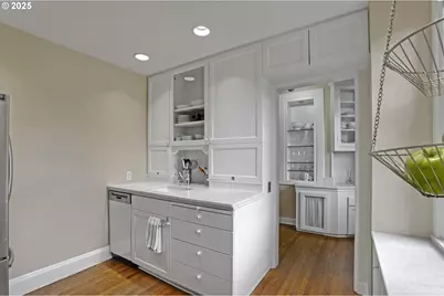 2141 NW Davis St #302, Portland, OR 97210 - Photo 15