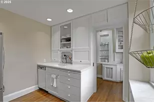 2141 NW Davis St, Portland, OR 97210 - Photo 15