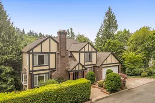 2636 SW 64th Pl, Portland, OR 97225 - Photo 3