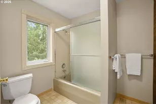 2636 SW 64th Pl, Portland, OR 97225 - Photo 37