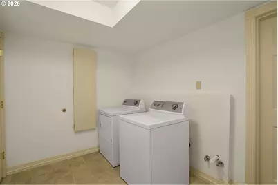 2636 SW 64th Pl, Portland, OR 97225 - Photo 43