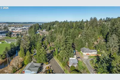 2595 Brussells St, North Bend, OR 97459 - Photo 37