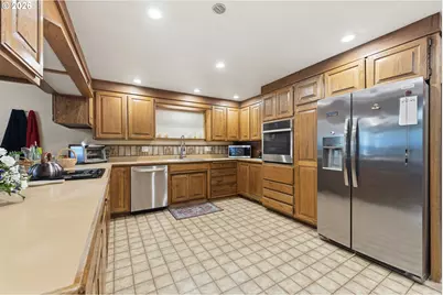 2595 Brussells St, North Bend, OR 97459 - Photo 11