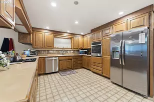 2595 Brussells St, North Bend, OR 97459 - Photo 11