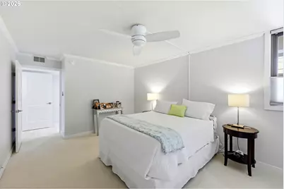 600 SE Marion St #403, Portland, OR 97202 - Photo 17