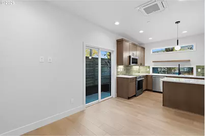 5152 E Burnside St, Portland, OR 97215 - Photo 11