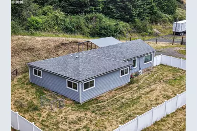 8935 State Highway 38, Drain, OR 97435 - Photo 5