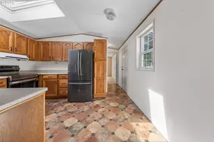 95 Athena Ln, Roseburg, OR 97470 - Photo 11