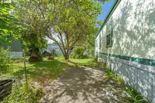 95 Athena Ln, Roseburg, OR 97470 - Photo 31