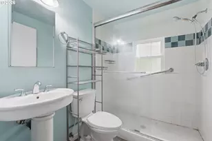 870 Hickory St NE, Salem, OR 97301 - Photo 17