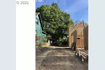 2008 SE 34th Ave, Portland, OR 97214 - Photo 3