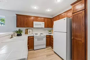 2987 NE Lange Ct, Hillsboro, OR 97124 - Photo 9