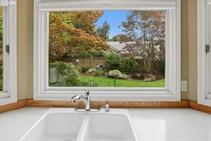 14590 SW Peachtree Dr, Portland, OR 97224 - Photo 11