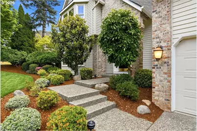 14590 SW Peachtree Dr, Portland, OR 97224 - Photo 3