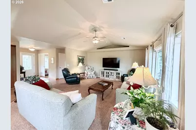 1695 NE Ruby Ct, Roseburg, OR 97470 - Photo 7