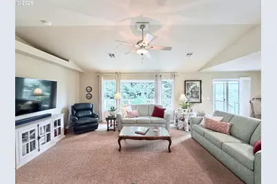 1695 NE Ruby Ct, Roseburg, OR 97470 - Photo 5