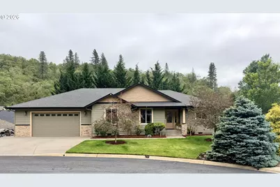 1695 NE Ruby Ct, Roseburg, OR 97470 - Photo 3