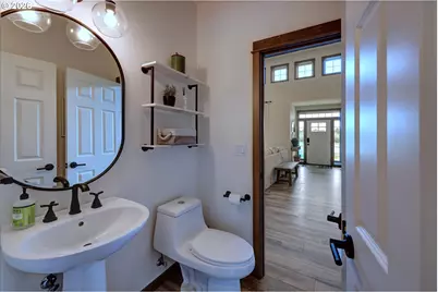 33032 Pacific Bellevue Ln, Warrenton, OR 97146 - Photo 17