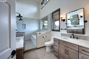 33032 Pacific Bellevue Ln, Warrenton, OR 97146 - Photo 29