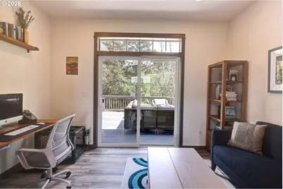 33032 Pacific Bellevue Ln, Warrenton, OR 97146 - Photo 17