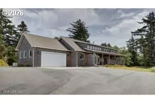 33032 Pacific Bellevue Ln, Warrenton, OR 97146 - Photo 3