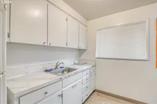 7537 N Heppner Ave, Portland, OR 97203 - Photo 27