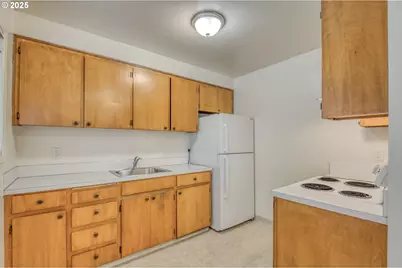 7537 N Heppner Ave, Portland, OR 97203 - Photo 17