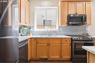 9213 N Endicott Ave, Portland, OR 97217 - Photo 9