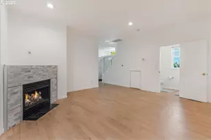 20111 Hoodview Ave, West Linn, OR 97068 - Photo 9