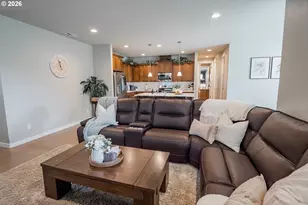 2451 W 9th Ave, Junction City, OR 97448 - Photo 9