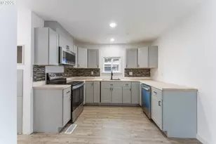 4424 SE Roethe Rd, Milwaukie, OR 97267 - Photo 11