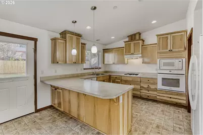 19243 Central Point Rd, Oregon City, OR 97045 - Photo 15