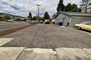 223 N 13th Ave, Cornelius, OR 97113 - Photo 9