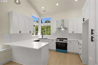 32904 NW View Terrace Pl, Scappoose, OR 97056 - Photo 13