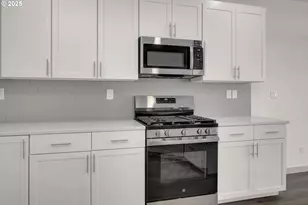 5645 Magnificence Wy, Eugene, OR 97402 - Photo 9